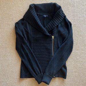 Gap black collared sweater S
